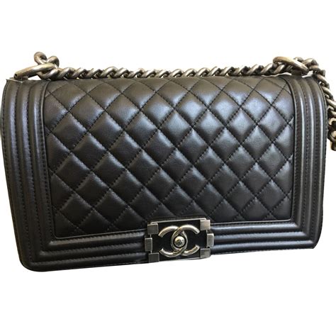 grand sac boy chanel noir prix|Chanel boys bag size.